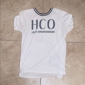 A tee shirt